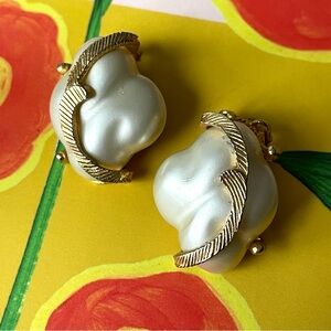 Vtg signed Judy Lee faux pearl baroque cloud clip-on earrings Hollywood Regency